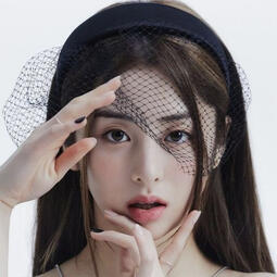 Heo Yunjin (LE SSERAFIM)